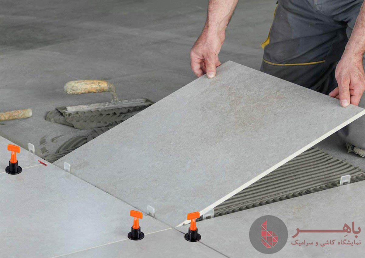 همتراز پیچی کاشی